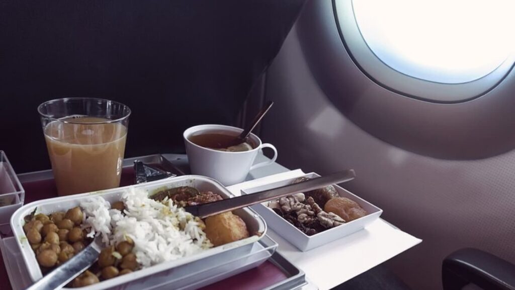 Bandeja de comida em avião