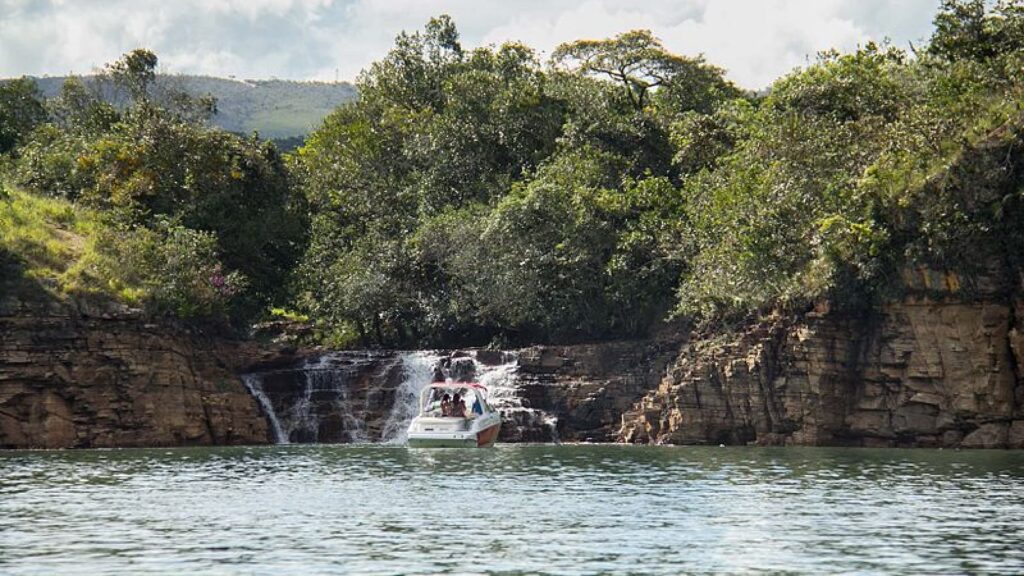 Lago de Furnas em Capitólio, Minas Gerais